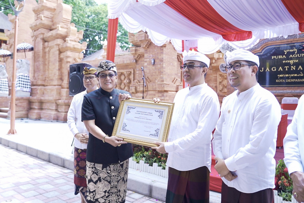 Gotong Royong Ringankan Beban Masyarakat
